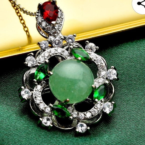 Green Aventurine & Simulated Gemstone Spinner Pendant - Picture 1 of 5